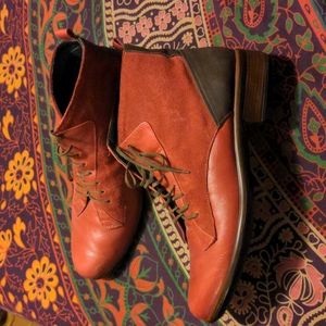 Size 10 Naot red lace up boots